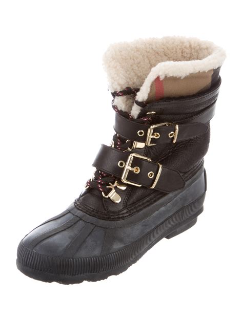 burberry shearling snow boots|The 6 Major Fall 2024 Shoe Trends, According to the .